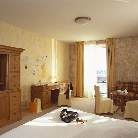 Hotel Le Moulin De Моасак Екстериор снимка